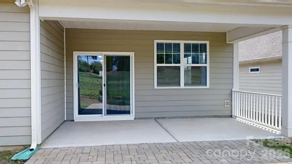 386 Secretariat DR, Iron Station, NC 28080