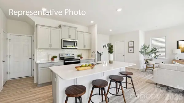 672 13th Avenue DR NE, Hickory, NC 28601
