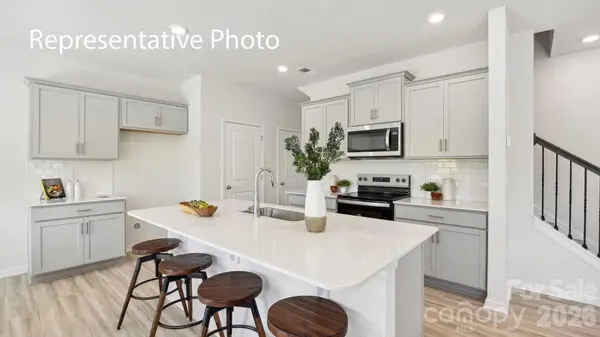 672 13th Avenue DR NE, Hickory, NC 28601