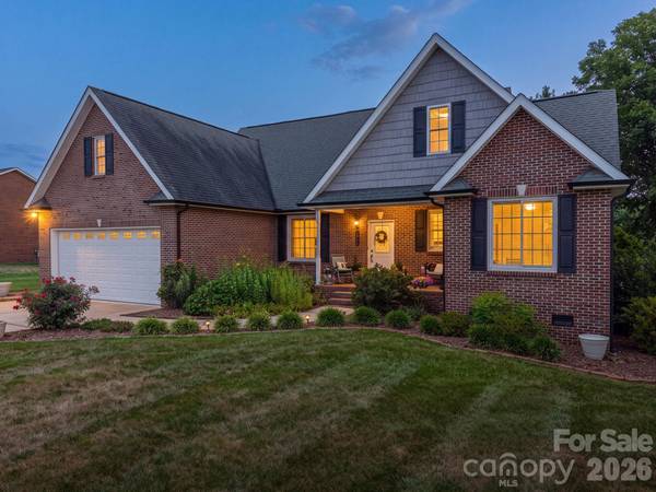 1855 Jetton DR, Vale, NC 28168