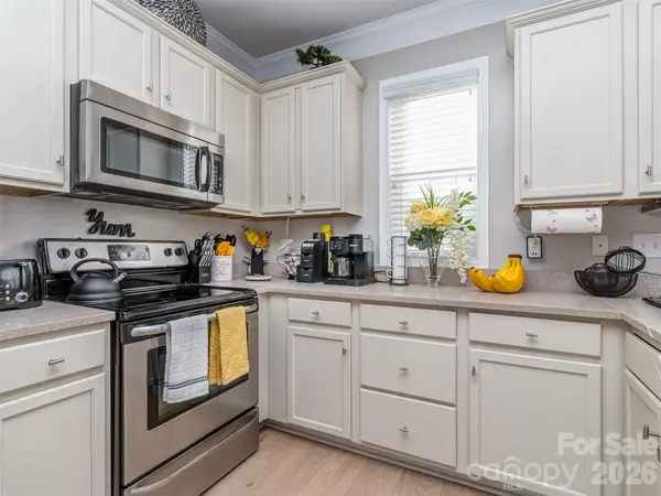 2074 Ayrsley Town BLVD, Charlotte, NC 28273