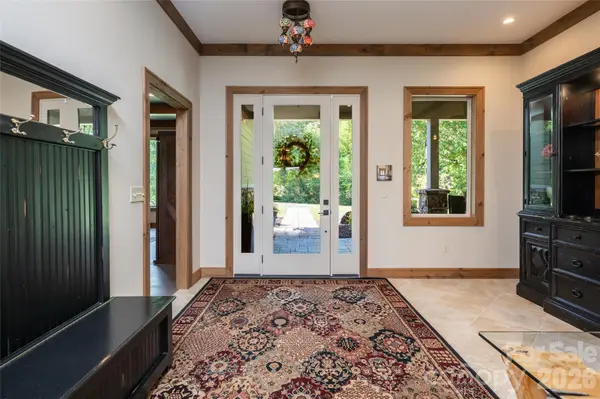 660 Pleasant Grove RD, Hendersonville, NC 28739