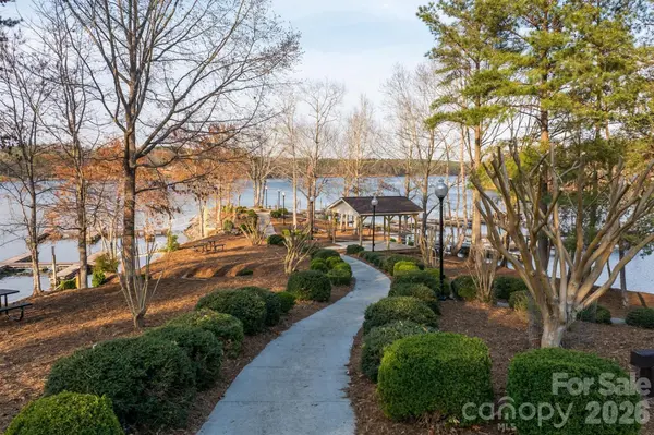 1036 W Paradise Harbor DR, Connelly Springs, NC 28612