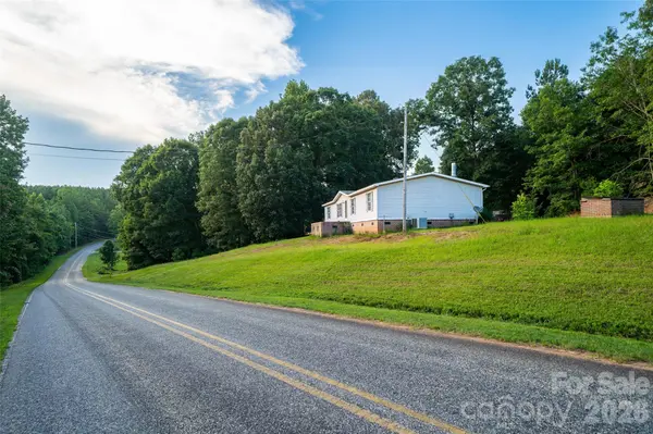 479 McDade RD, Tryon, NC 28782