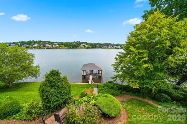 476 44th Avenue DR NW, Hickory, NC 28601