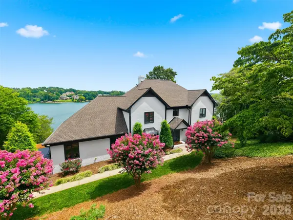 476 44th Avenue DR NW, Hickory, NC 28601