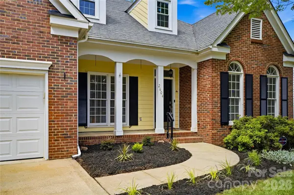 2604 Lamp Post LN, Kannapolis, NC 28081