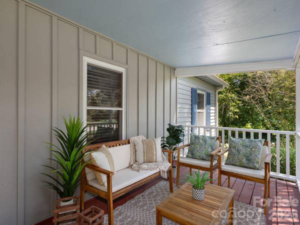 304 Old Haw Creek RD, Asheville, NC 28805