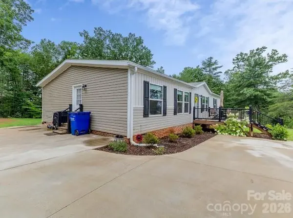 2689 Kite DR, Lenoir, NC 28645