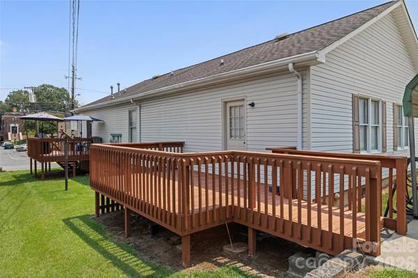 243 8th AVE, Cramerton, NC 28032