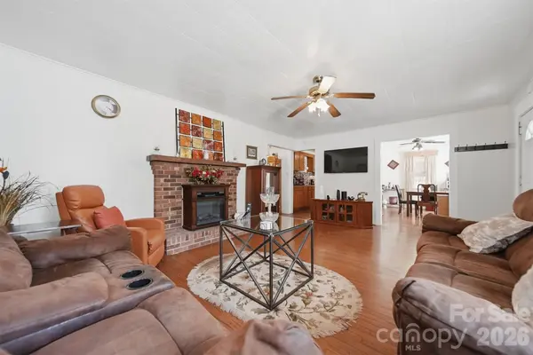 421 Finley AVE NW, Lenoir, NC 28645
