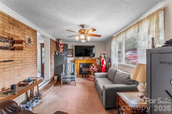 315 Windwood DR, Bessemer City, NC 28016
