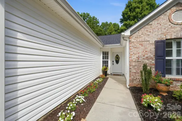 212 Chestnut AVE, Tega Cay, SC 29708