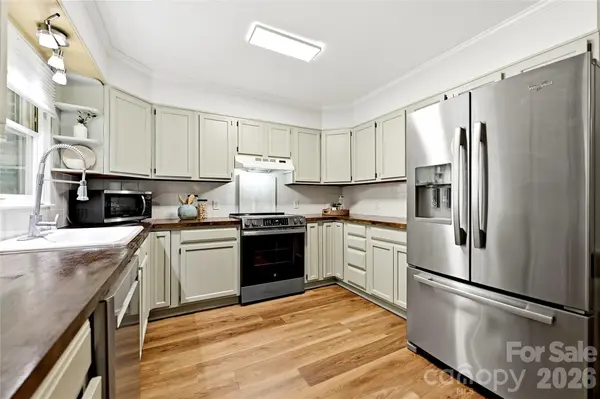 2308 Knickerbocker DR, Charlotte, NC 28212