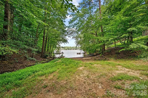 5135 36th Street DR NE, Hickory, NC 28601