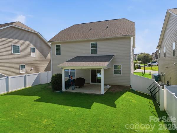 3830 Lake Breeze DR, Sherrills Ford, NC 28673