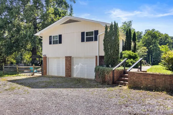 5225 Wolfe RD, Hickory, NC 28601