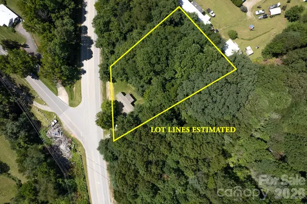 1066 Pisgah DR, Canton, NC 28716