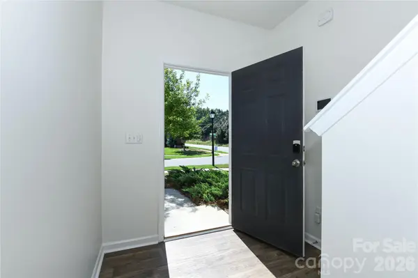 6005 Guildford Hill LN, Charlotte, NC 28215