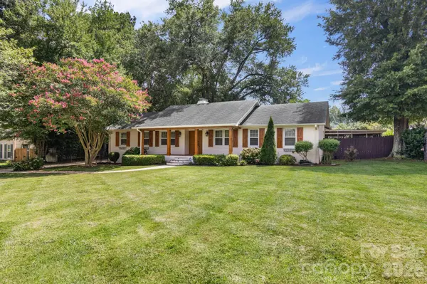 7030 Delta Lake DR, Charlotte, NC 28215