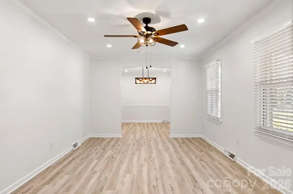 7030 Delta Lake DR, Charlotte, NC 28215