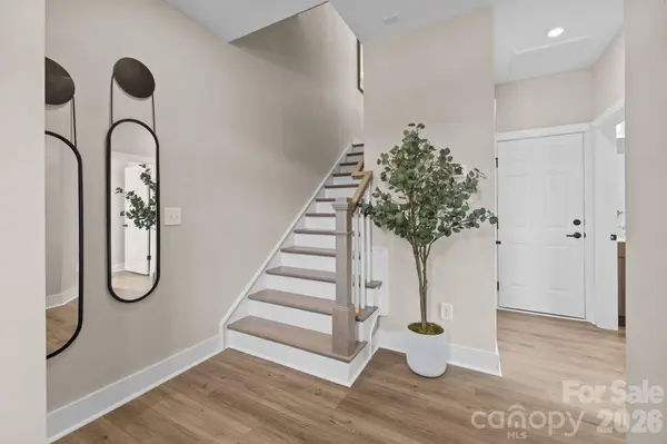 4113 Westbound DR, Charlotte, NC 28278