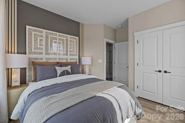 4113 Westbound DR, Charlotte, NC 28278