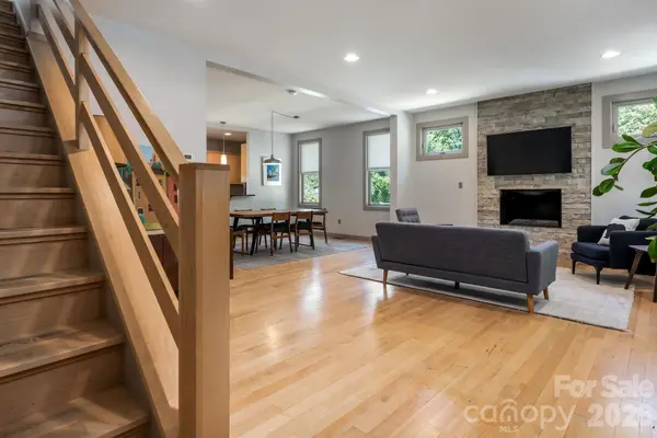 408 Old Haw Creek RD, Asheville, NC 28805