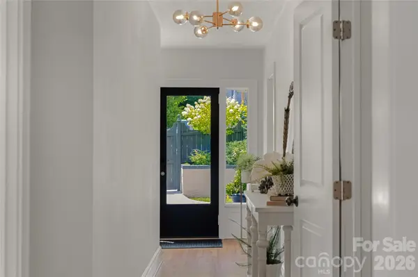 10 Springdale RD, Asheville, NC 28805