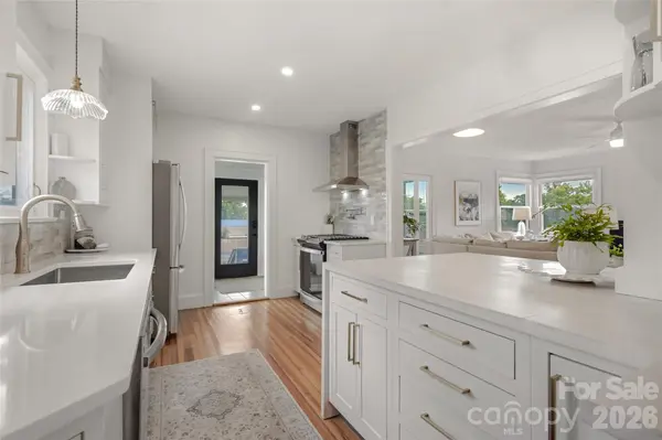 10 Springdale RD, Asheville, NC 28805