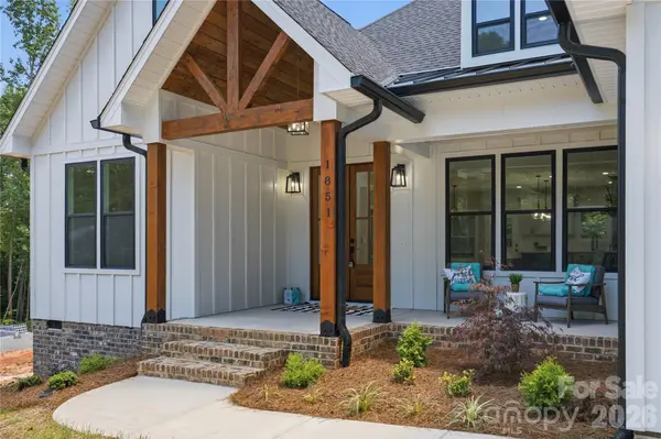 1851 Oleander DR, Conover, NC 28613