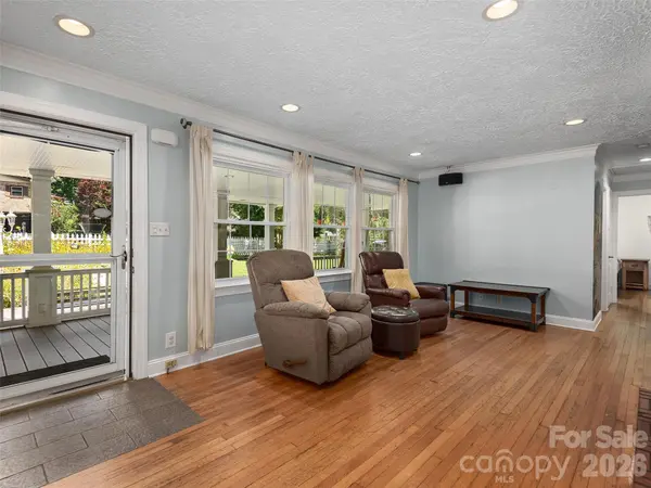 8 Mulberry CT, Arden, NC 28704