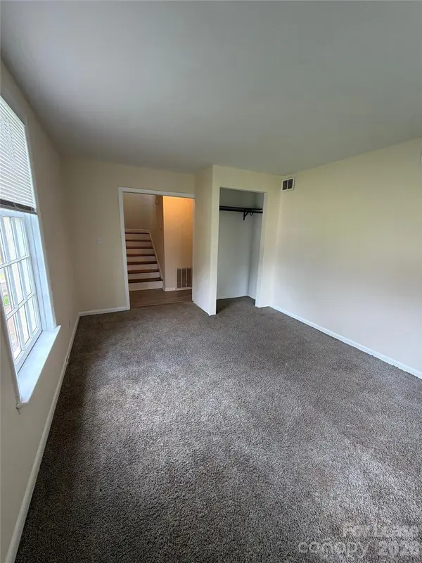 137 Sleepy Hollow RD, Charlotte, NC 28217