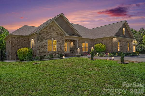 5702 Army RD, Marshville, NC 28103