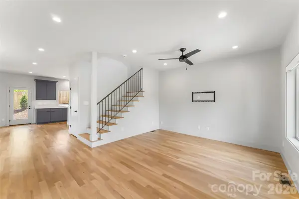 34 Fern ST, Asheville, NC 28803
