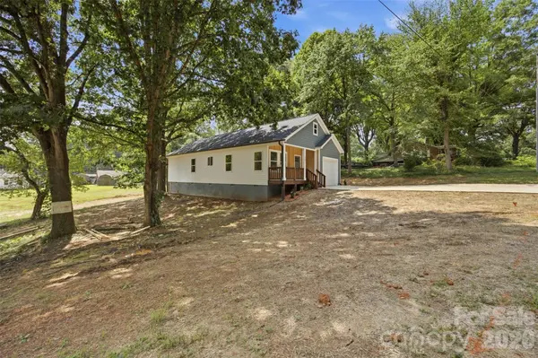 402 Brookwood AVE, Cherryville, NC 28021