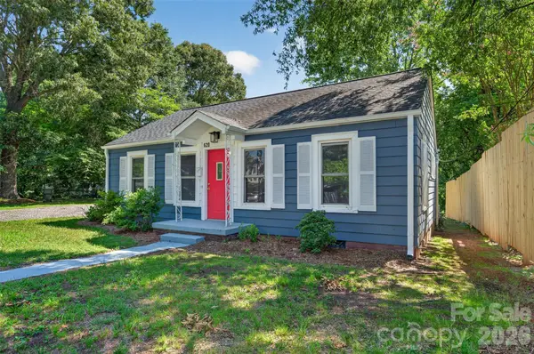 620 10th Street BLVD NW, Hickory, NC 28601