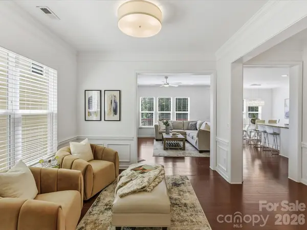1806 Sunchaser LN, Charlotte, NC 28210