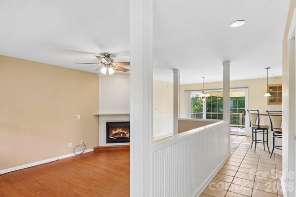 20 Amber DR, Horse Shoe, NC 28742