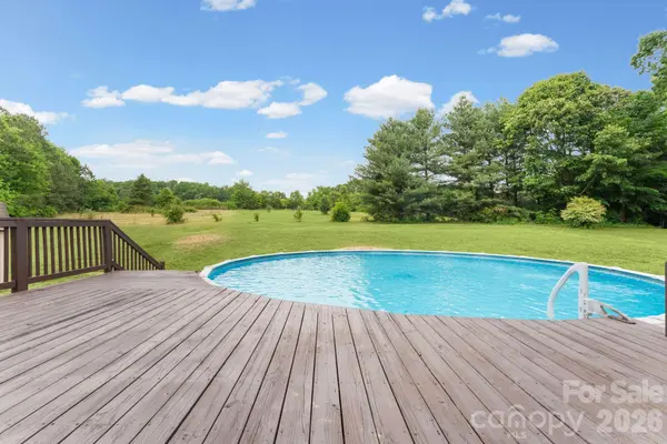 1833 Helmstetler RD, Lexington, NC 27295
