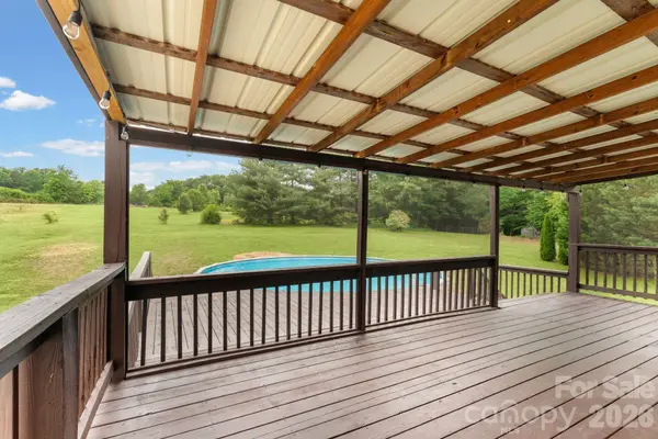 1833 Helmstetler RD, Lexington, NC 27295