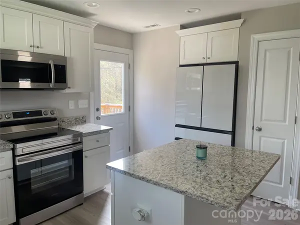 1711 Greenbrooke RD, Hudson, NC 28638