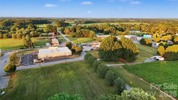 000 Island Ford RD, Statesville, NC 28625