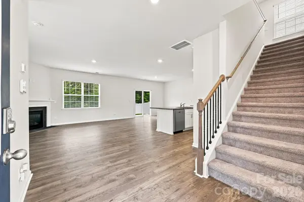 8133 Clairwood DR, Charlotte, NC 28269
