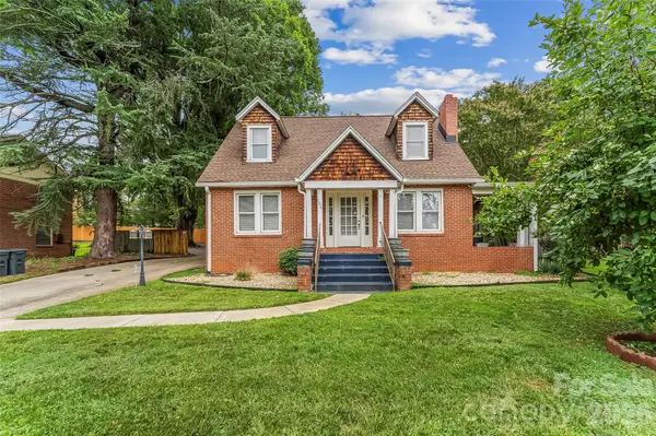 105 S Anderson ST, Morganton, NC 28655