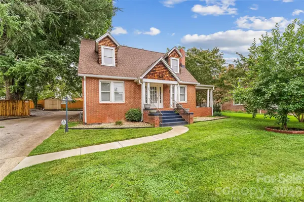 105 S Anderson ST, Morganton, NC 28655