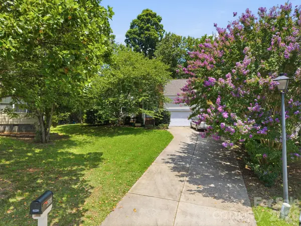 9220 Garnet Field CT, Charlotte, NC 28269