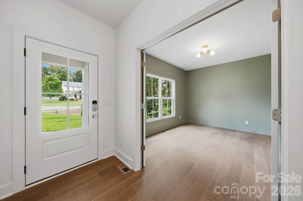 2311 Chateau CT, Matthews, NC 28105