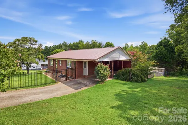 1082 Maple ST, Granite Falls, NC 28630