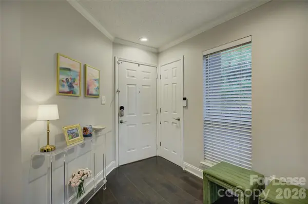 2506 Cranbrook LN, Charlotte, NC 28207